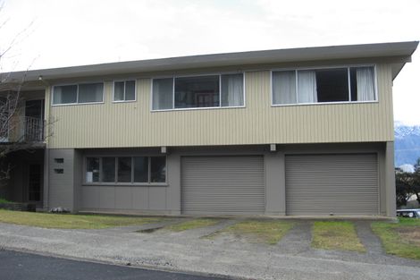 Photo of property in 5 Wynyard Crescent, Fernhill, Queenstown, 9300