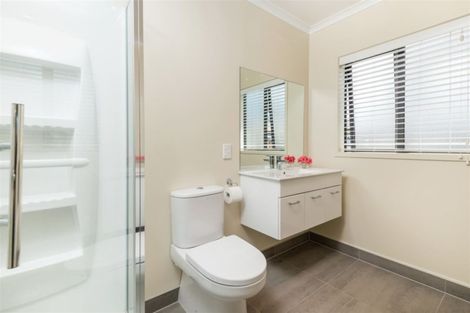 Photo of property in 31 Springvale Drive, Fairview Heights, Auckland, 0632
