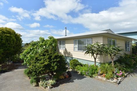 Photo of property in 30 Westview Grove, Miramar, Wellington, 6022