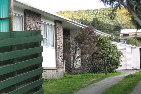 Photo of property in 317 Wellington Road, Wainuiomata, Lower Hutt, 5014