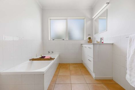 Photo of property in 4 Worcester Drive, Rototuna North, Hamilton, 3210