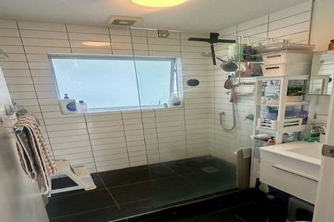 Photo of property in 4/133 Shakespeare Road, Milford, Auckland, 0620