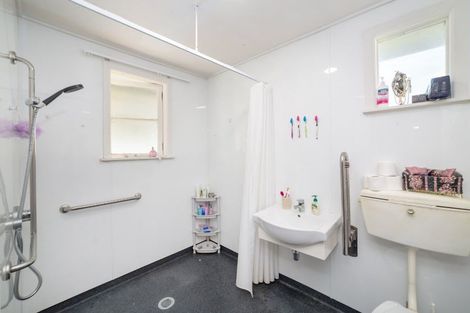 Photo of property in 27 Kummer Crescent, Masterton, 5810