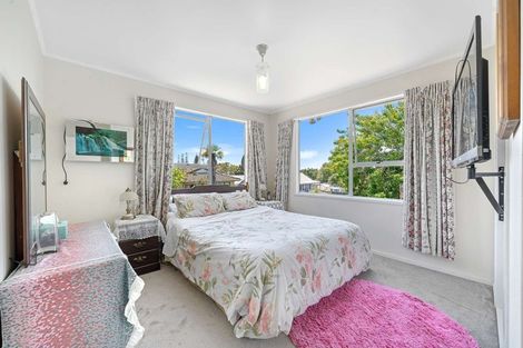 Photo of property in 10 Glucina Place, Glen Eden, Auckland, 0602