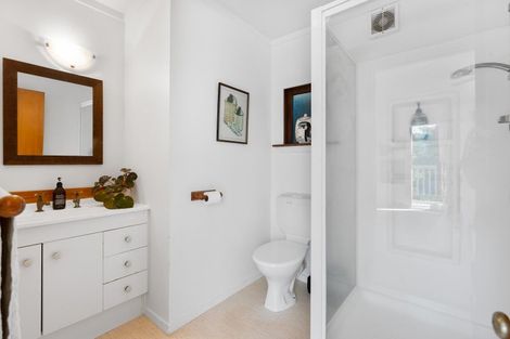 Photo of property in 75 Morley Street, New Plymouth, 4310