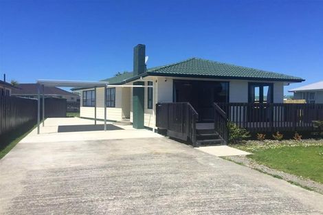 Photo of property in 17 Comet Crescent, Mangere, Auckland, 2022