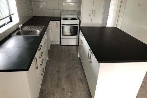 Photo of property in 1/29 Edwards Avenue, Henderson, Auckland, 0610