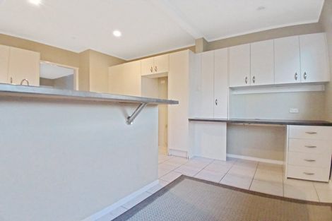 Photo of property in 36 James Evans Drive, Northcote, Auckland, 0627