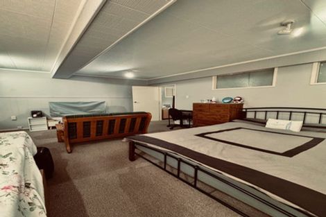 Photo of property in 4 Ayton Drive, Totara Vale, Auckland, 0629