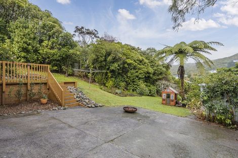Photo of property in 5 Tui Terrace, Tawa, Wellington, 5028