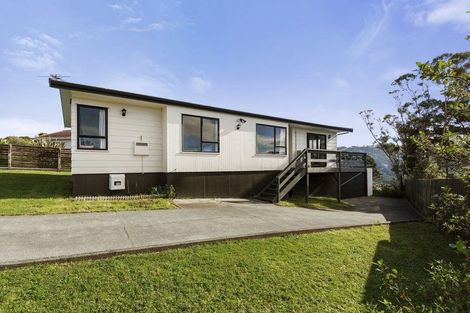 Photo of property in 23 Jasmine Grove, Maungaraki, Lower Hutt, 5010
