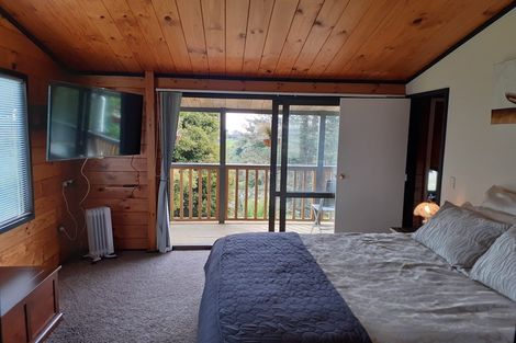 Photo of property in 8 Pararewa Drive, Whalers Gate, New Plymouth, 4310