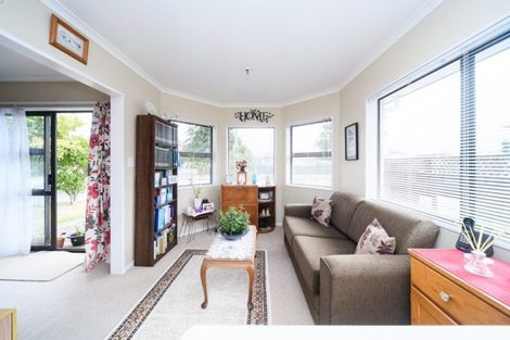 Photo of property in 2 Belvedere Crescent, Takaro, Palmerston North, 4412