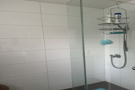 Photo of property in 48 Kingsclere Place, Goodwood Heights, Auckland, 2105