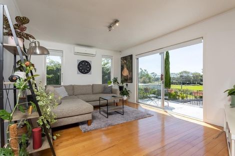 Photo of property in 126 Archibald Road, Kelston, Auckland, 0602