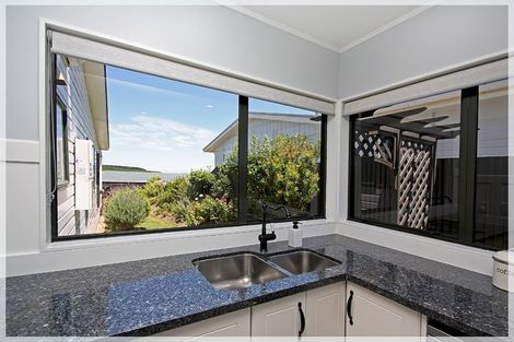 Photo of property in 9 Rosvall Place, Foxton Beach, Foxton, 4815