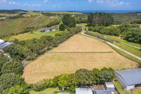 Photo of property in 154 Te Kanae Road, South Head, Helensville, 0874