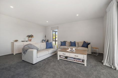 Photo of property in 124 Highland Drive, Acacia Bay, Taupo, 3385