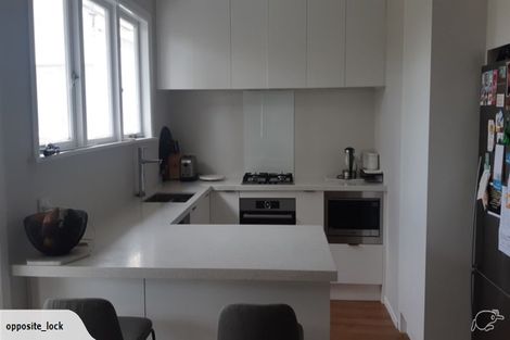 Photo of property in 37 Gilliam Street, New Lynn, Auckland, 0600