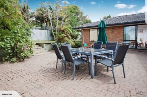 Photo of property in 12 Greenleaf Way, Northcross, Auckland, 0630