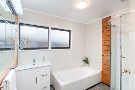 Photo of property in 60 Pasadena Crescent, Totara Park, Upper Hutt, 5018