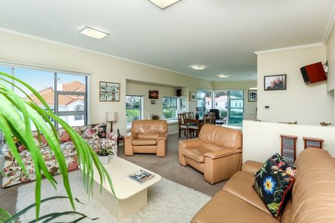 Photo of property in 2 Cutfield Road, New Plymouth, 4310