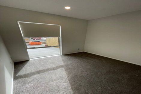 Photo of property in 33a Red Hills Road, Massey, Auckland, 0614