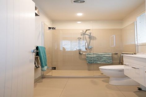 Photo of property in 4 The Rise, Mount Pleasant, Christchurch, 8081