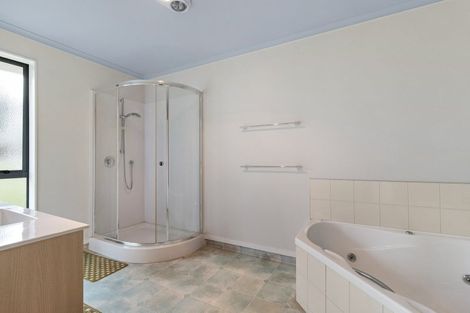 Photo of property in 800 Tuhikaramea Road, Ngahinapouri, Hamilton, 3290