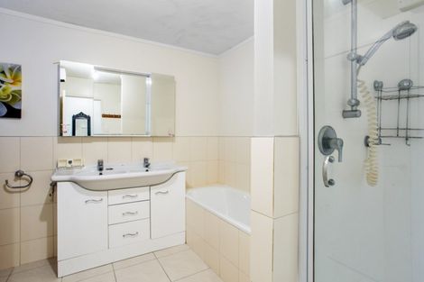 Photo of property in 2/23 Commodore Parry Road, Castor Bay, Auckland, 0620