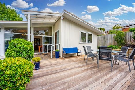 Photo of property in 79a Girrahween Drive, Totara Vale, Auckland, 0629
