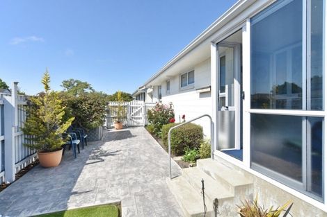 Photo of property in 22 Prestons Road, Redwood, Christchurch, 8051