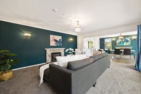 Photo of property in 16 Ilfracombe Place, Burnside, Christchurch, 8053