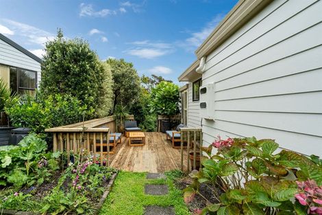 Photo of property in 3 Emery Grove, Bayview, Auckland, 0629