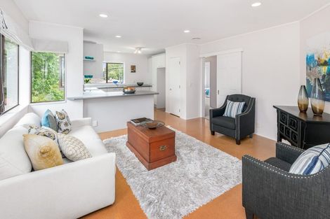 Photo of property in 2/24 Parkhill Road, Mellons Bay, Auckland, 2014