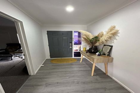 Photo of property in 3 Montilla Place, Manurewa, Auckland, 2102