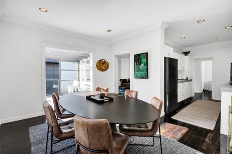 Photo of property in 290 Devon Street West, New Plymouth, 4310