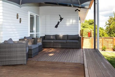 Photo of property in 25 Blakeborough Drive, Forrest Hill, Auckland, 0620