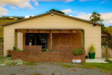 Photo of property in 33 Kyle Road, Waipukurau, 4281