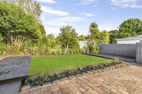Photo of property in 38 Woodside Road, Massey, Auckland, 0614