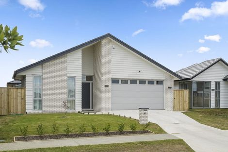 Photo of property in 57 Hayfield Way, Karaka, Papakura, 2113