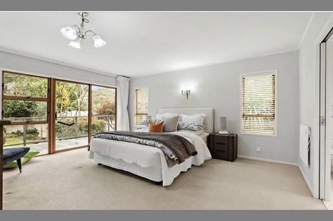 Photo of property in 16 Cobblestone Lane, Hillcrest, Auckland, 0627