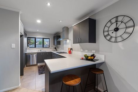 Photo of property in 41 Sonoma Crescent, Oteha, Auckland, 0632