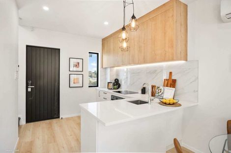 Photo of property in 2/6 Kereru Street, Henderson, Auckland, 0612