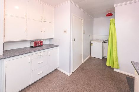 Photo of property in 180 Puriri Street, Castlecliff, Whanganui, 4501