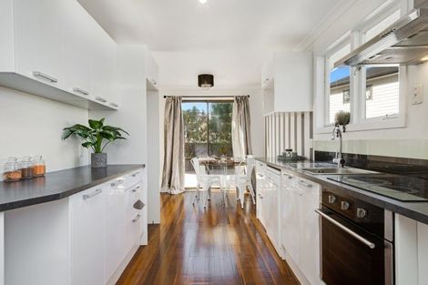 Photo of property in 9 Guy Place, Melville, Hamilton, 3206