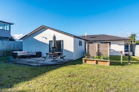Photo of property in 121 Queens Road, Waikanae Beach, Waikanae, 5036