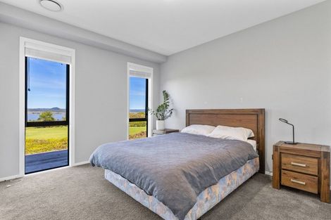 Photo of property in 28 Te Moenga Park, Acacia Bay, Taupo, 3330