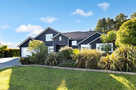 Photo of property in 32 Awanui Crescent, Matakana, 0985