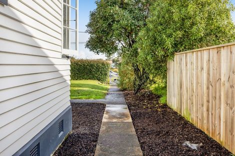 Photo of property in 18 Stanners Street, Eltham, 4322